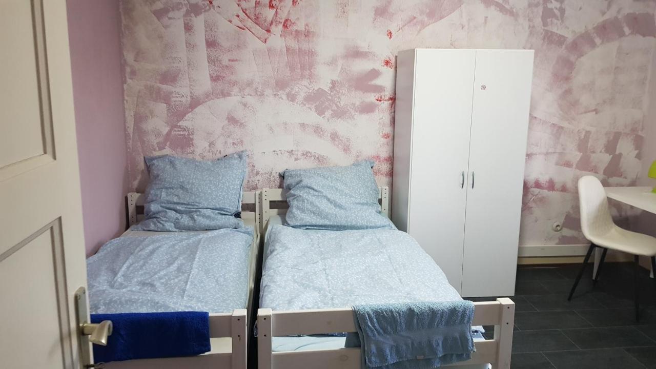 Handwerker Monteurzimmer Mit Gemeinschaftsbad In Brebach Apartment Saarbruecken