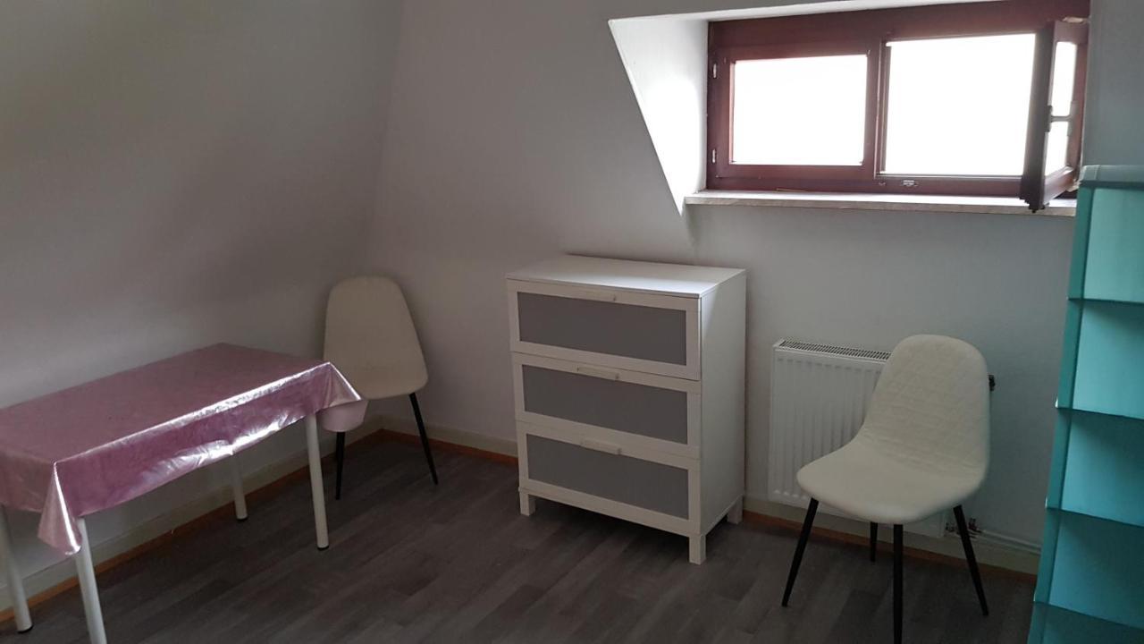 Handwerker Monteurzimmer Mit Gemeinschaftsbad In Brebach Apartment
